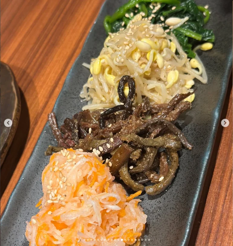 Enjoying the food, and considering a return — Haruru’s photograph