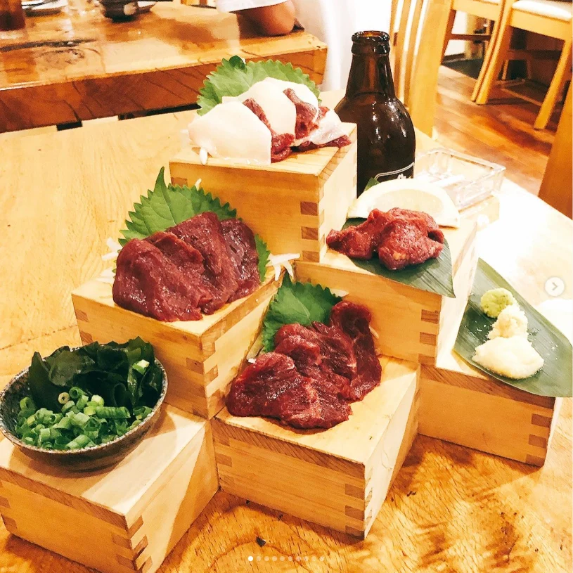 先吃马肉刺身，喜欢的再追加 — Haruru 的照片