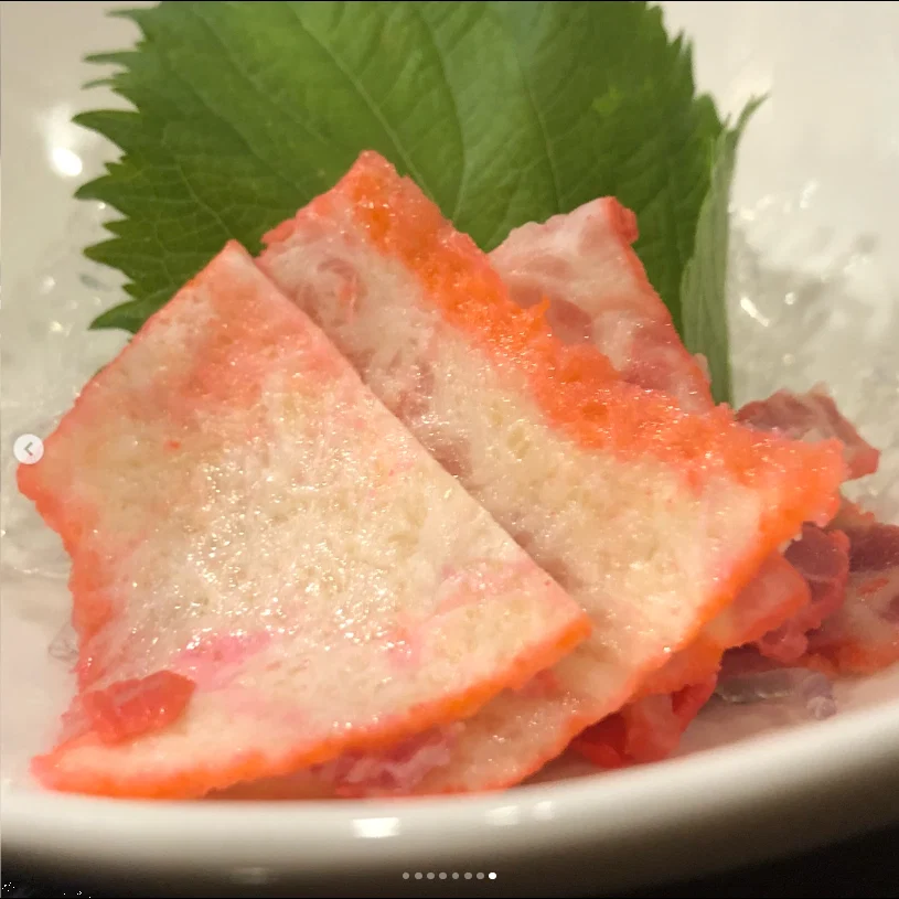 Standing sushi in Tabemono Yokocho — Haruru’s photograph