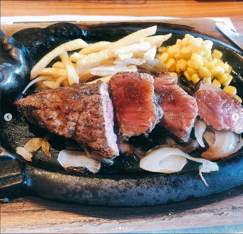 たまにはステーキを — ハルルの写真