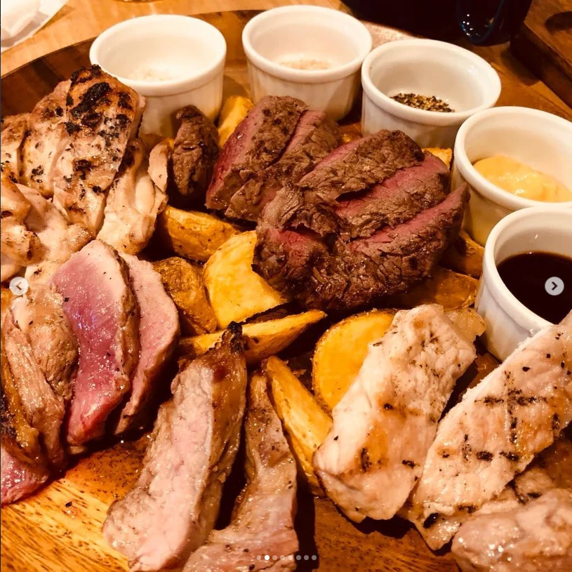 肉盛りと牛タンのランチ — ハルルの写真