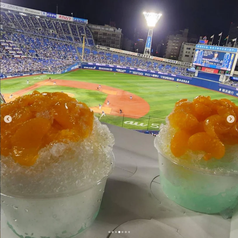 Drinks, shaved ice and a night of blue light — Haruru’s photograph