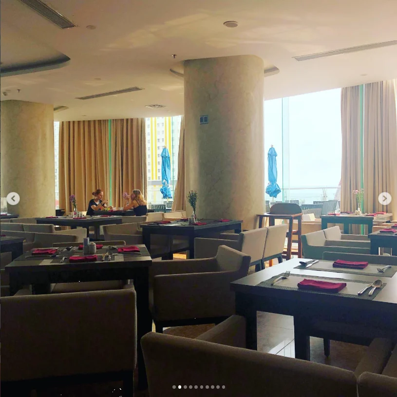 Bread, pho and fruit at breakfast — Haruru’s photograph
