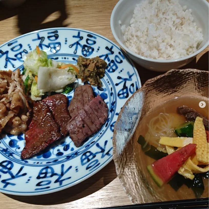 A beef-tongue and Morioka cold-noodle lunch — Haruru’s photograph