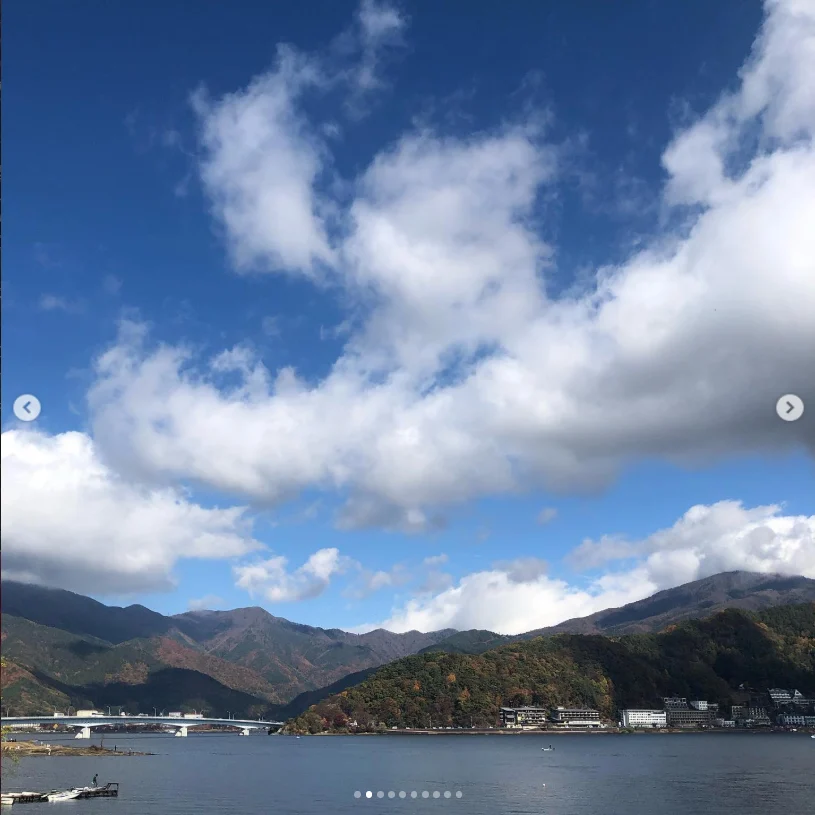 星期日，欣赏红叶与蓝天 — Haruru 的照片