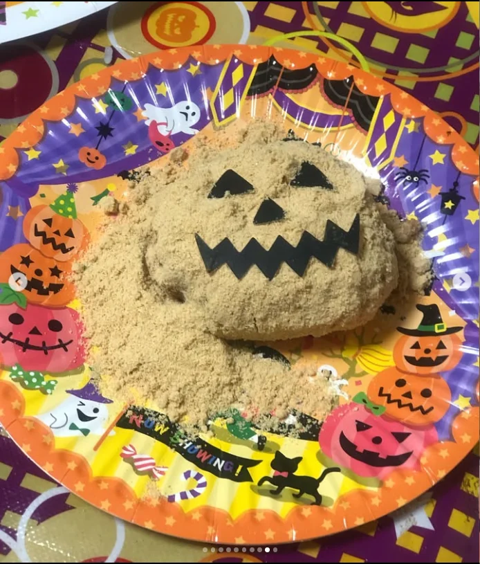 Halloween faces in the table photographs — Haruru’s photograph
