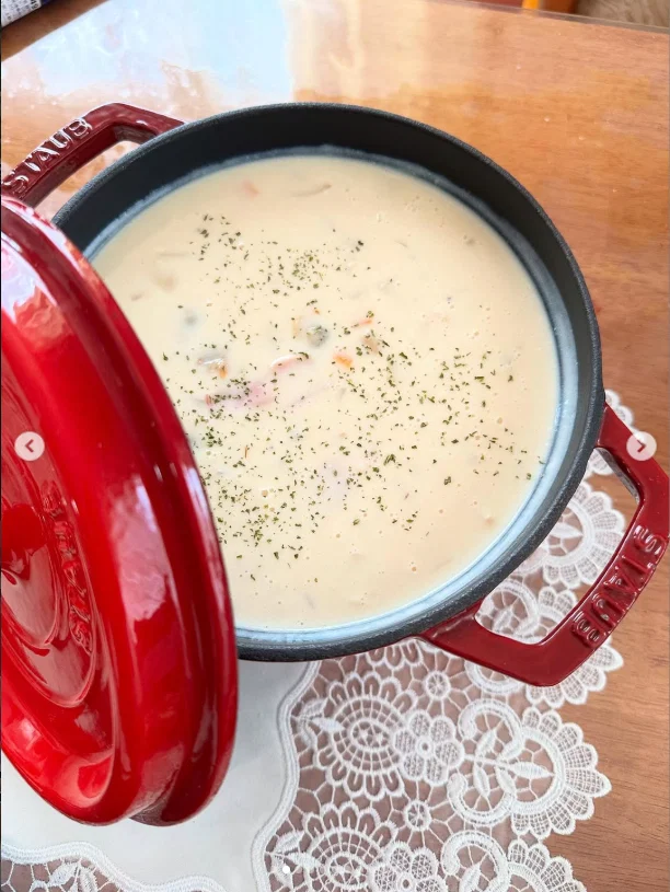 Paella, clam chowder and the usual scones — Haruru’s photograph