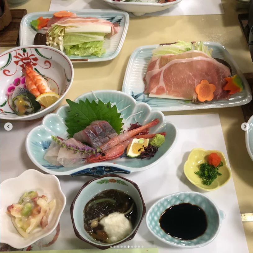 食事の写真に残る器と盛り付け — ハルルの写真