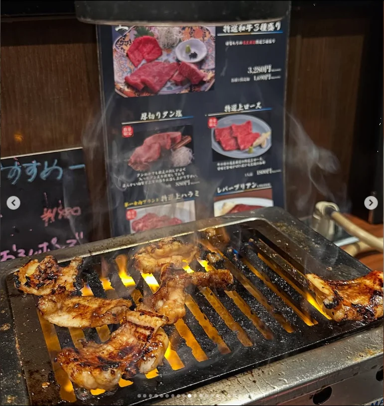 Enjoying the food, and considering a return — Haruru’s photograph