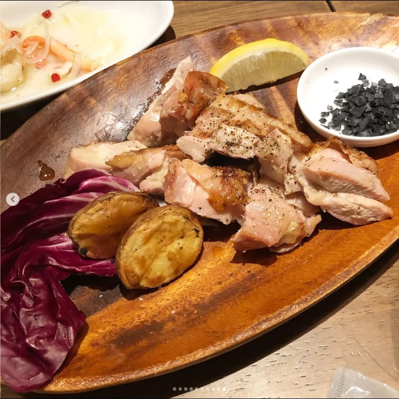Two more stops, with no room for ramen — Haruru’s photograph