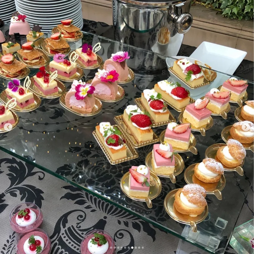 Good food and plenty of desserts — Haruru’s photograph
