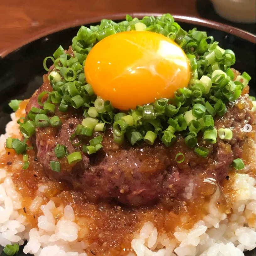 Trying a hamburg rice bowl at lunch — Haruru’s photograph