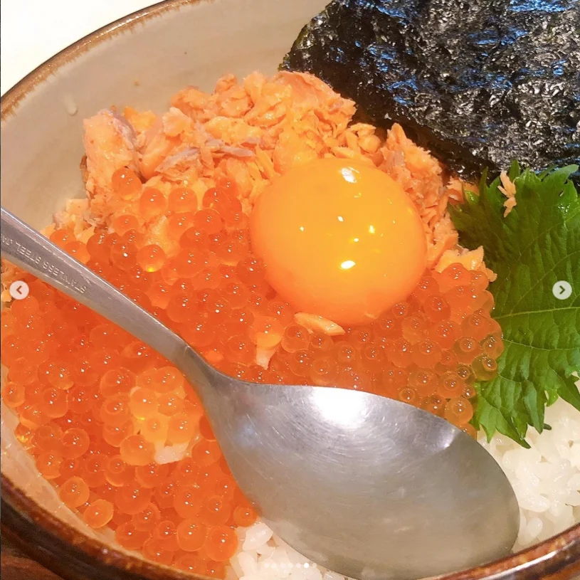 魚ーずまんで過ごした二つの夜。焼き鳥から始まった日と、ホルモンへ続いた誕生日 — ハルルの写真