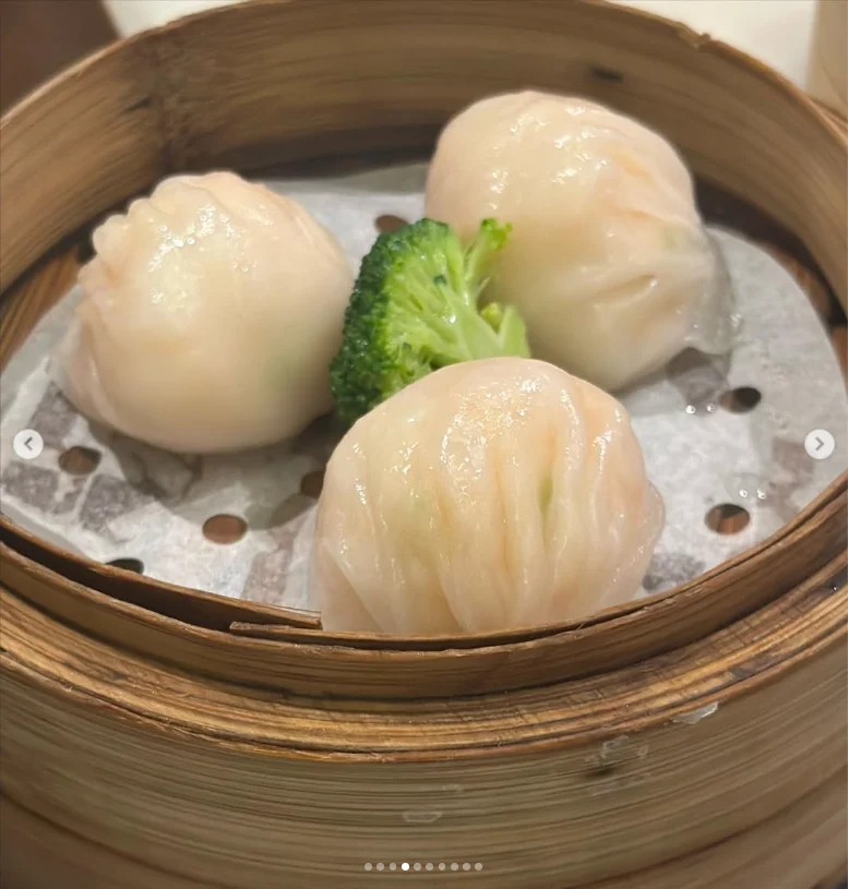 Trying her daughter’s recommendations — Haruru’s photograph