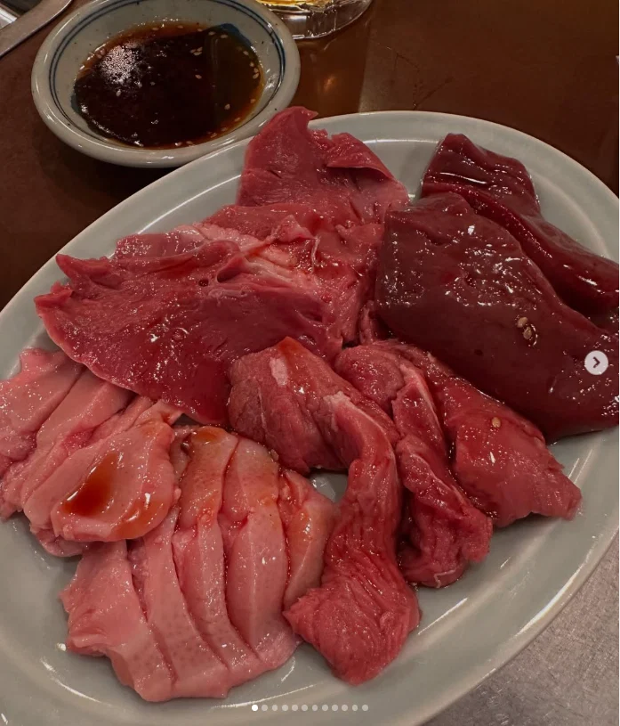 お腹いっぱい食べて、帰りは電車へ — ハルルの写真