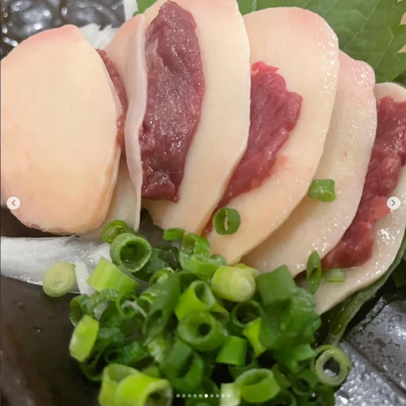 先吃马肉刺身，喜欢的再追加 — Haruru 的照片