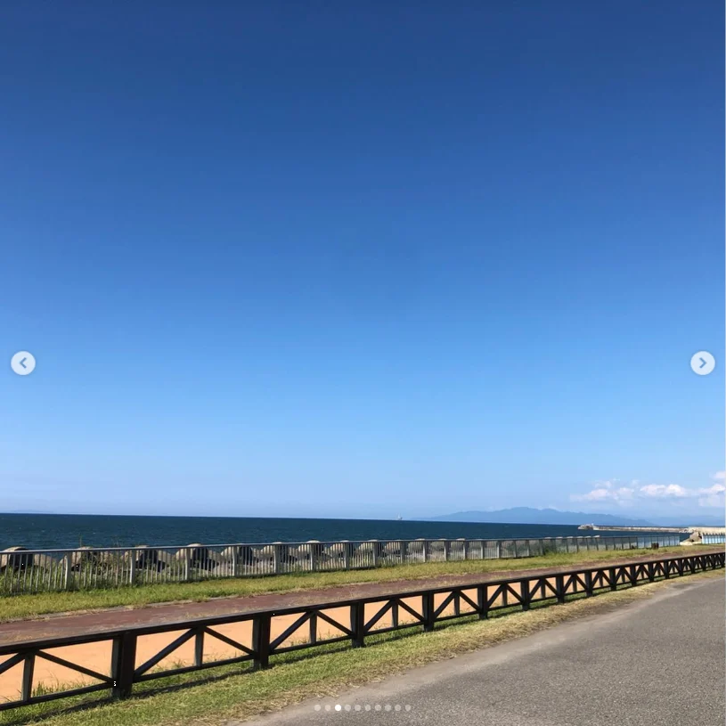 The Sea of Japan in front of her — Haruru’s photograph