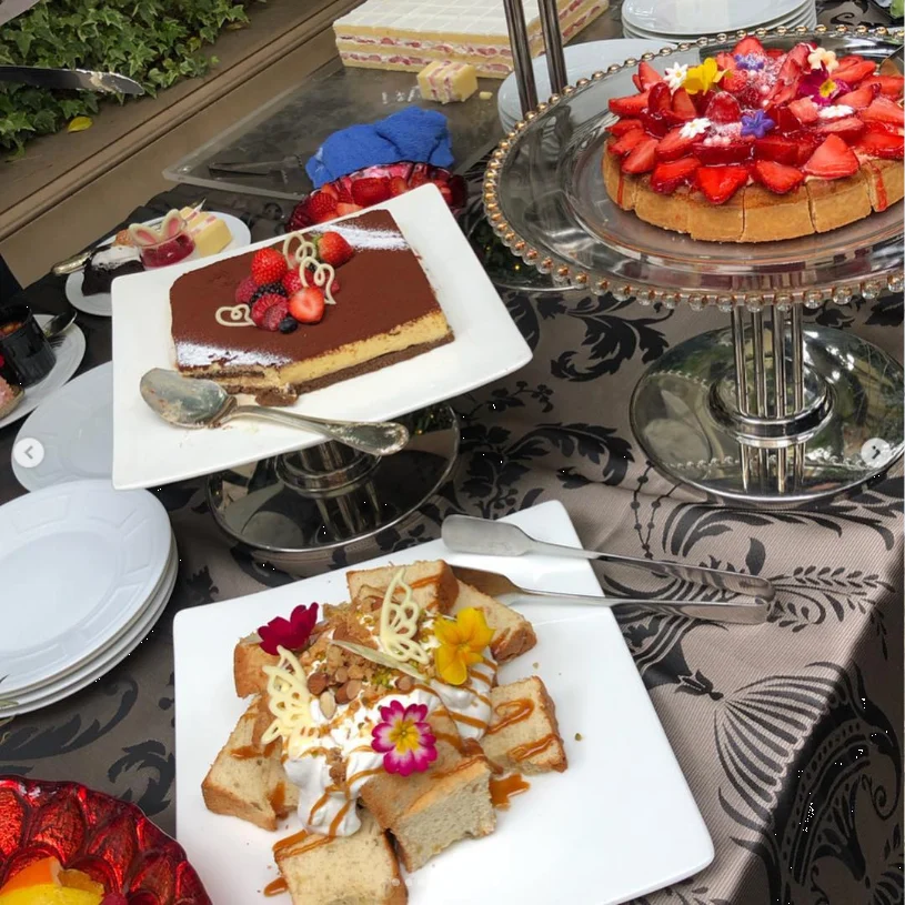 Good food and plenty of desserts — Haruru’s photograph