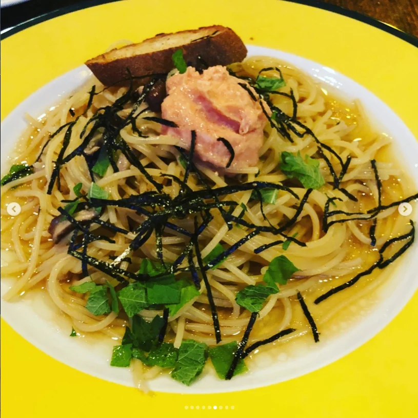 パスタとピザのセットを分け合って — ハルルの写真