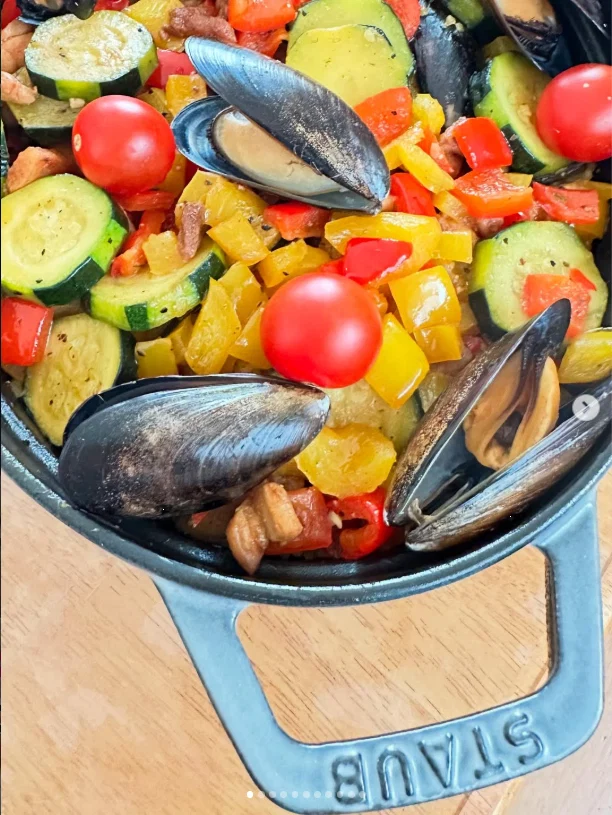 Paella, clam chowder and the usual scones — Haruru’s photograph