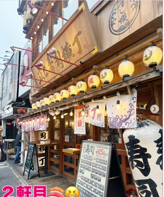 待ち合わせの書き込みと、朝食や寿司の写真 — ハルルの写真