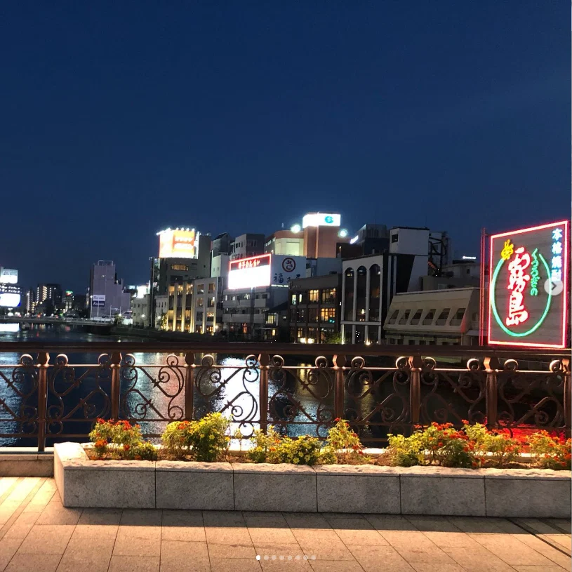 An evening among the Nakasu stalls — Haruru’s photograph