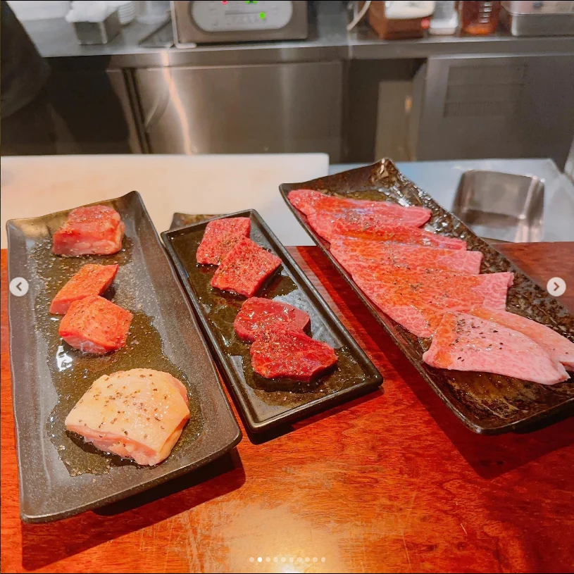 Twelve kinds of meat, each seasoned differently — Haruru’s photograph