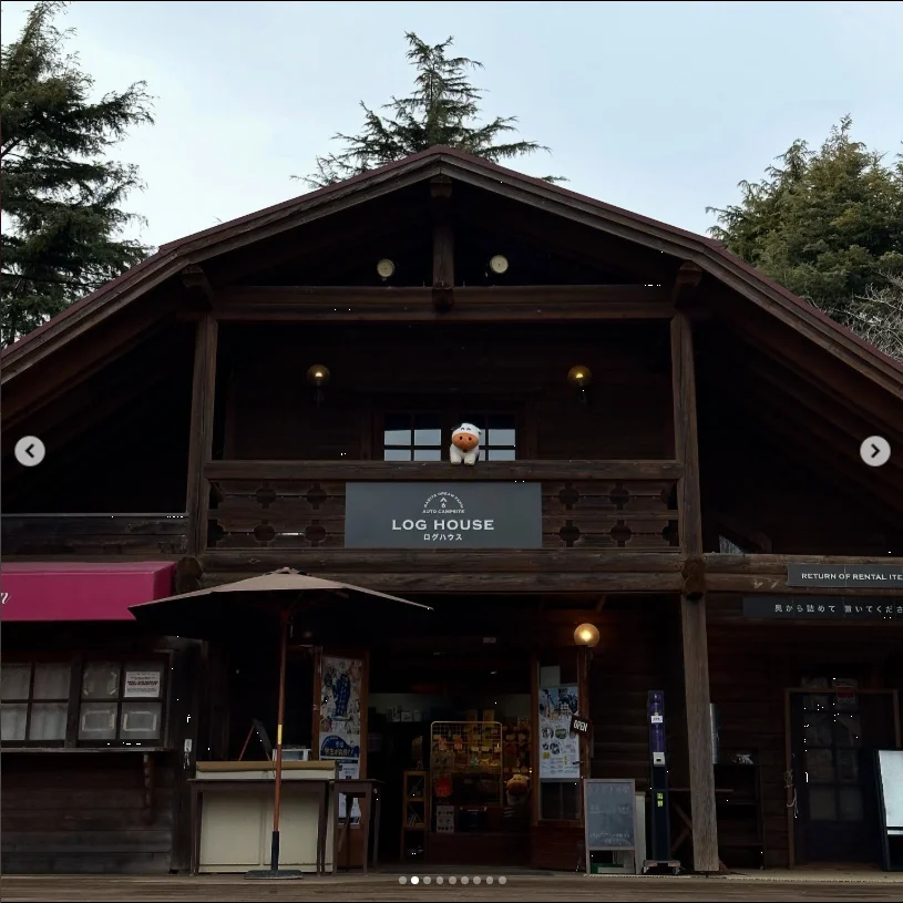 Cooking despite the light rain — Haruru’s photograph