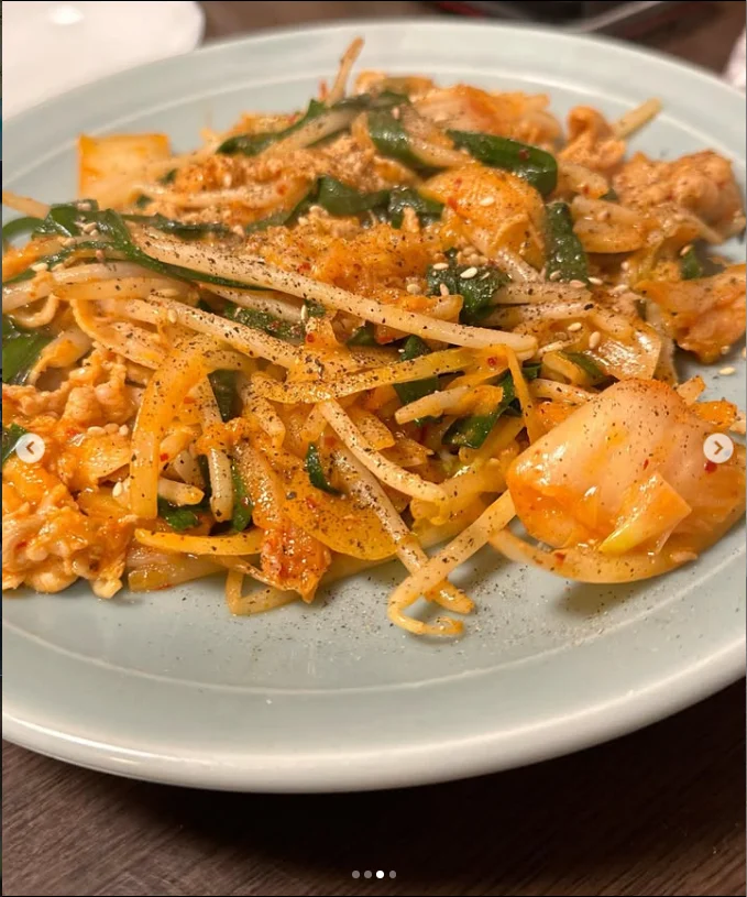 そのまま、ご飯も食べて — ハルルの写真