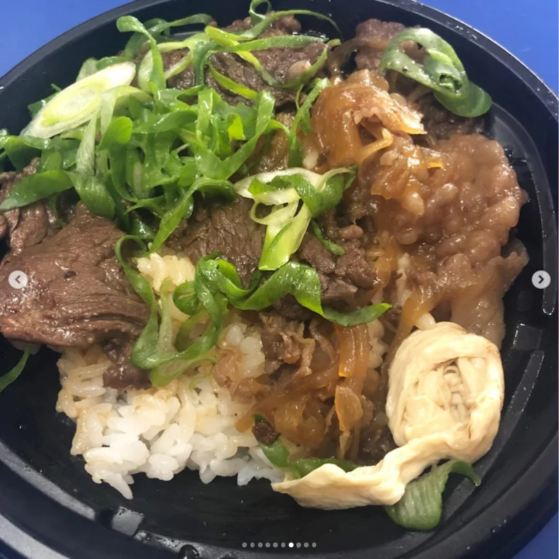 Starting with rice bowls and filling up early — Haruru’s photograph