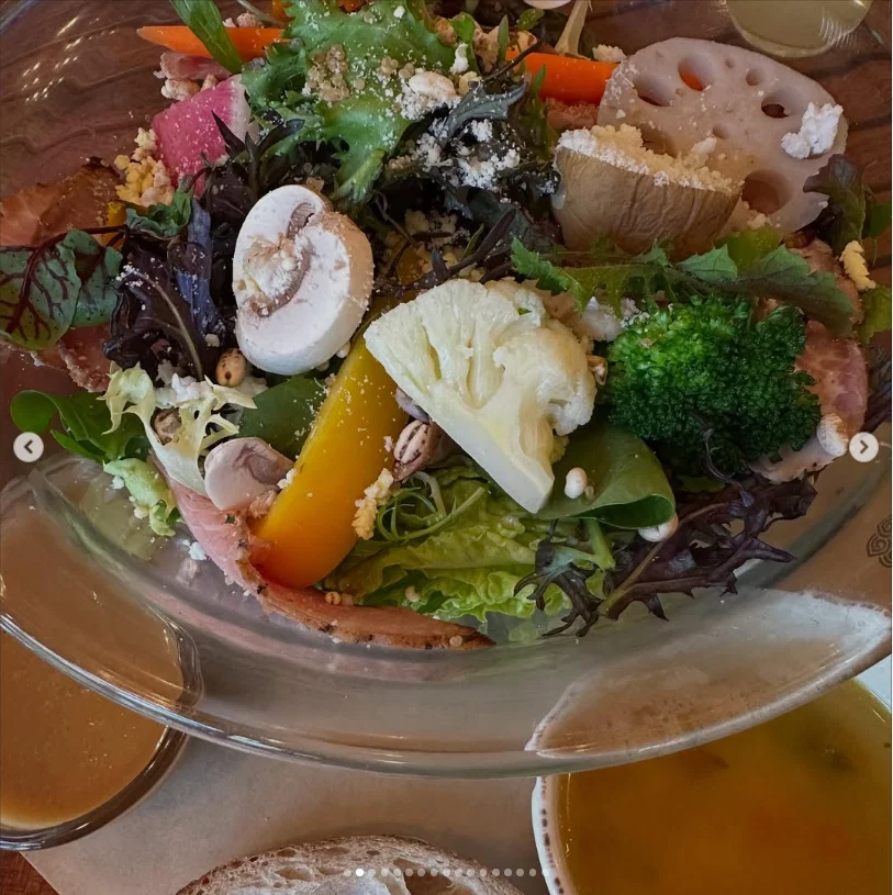 久违的见面,聊天仍然熟悉自在 — Haruru 的照片
