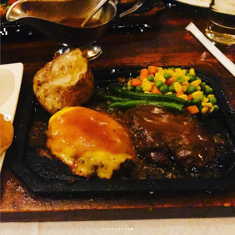 晚上十点,才坐下吃饭 — Haruru 的照片