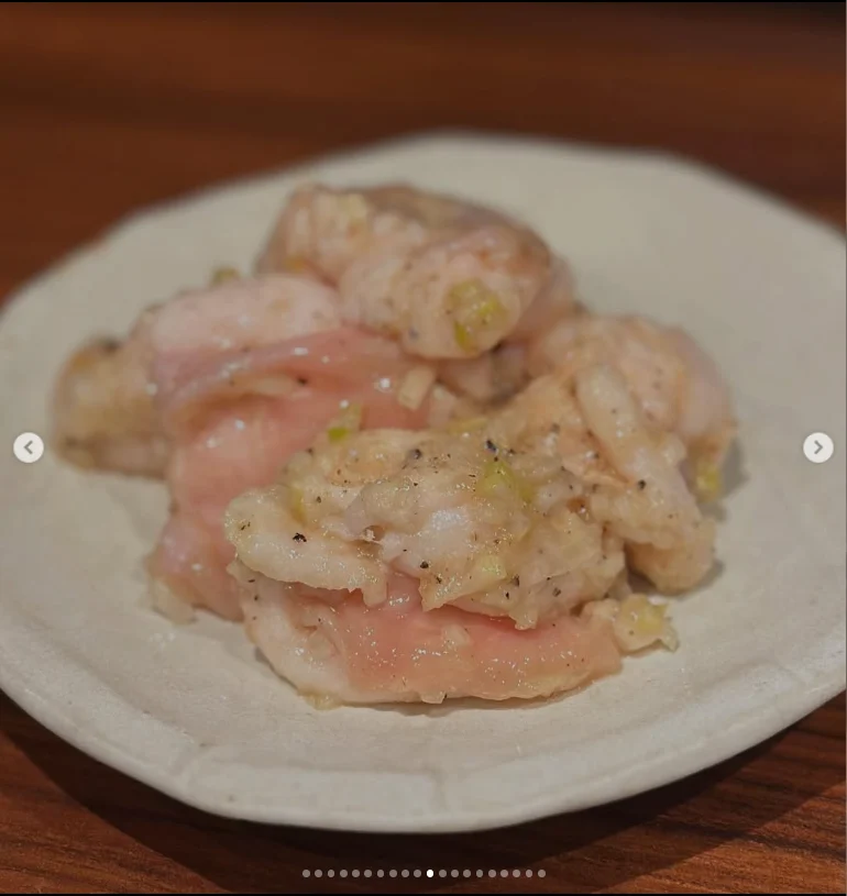 Enjoying the food, and considering a return — Haruru’s photograph