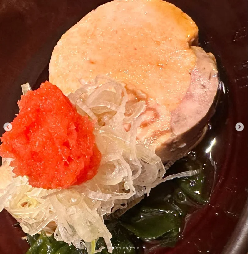 Reflecting on the meal over corn tea — Haruru’s photograph