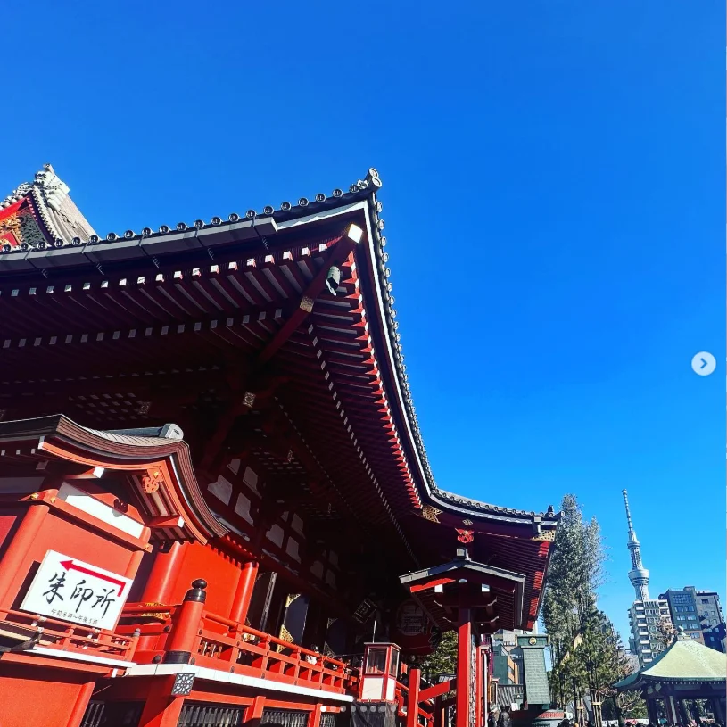 A blue-sky New Year visit to Asakusa — Haruru’s photograph