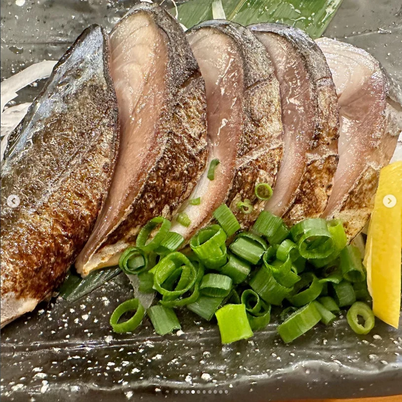 Sashimi and two different lemon sours — Haruru’s photograph