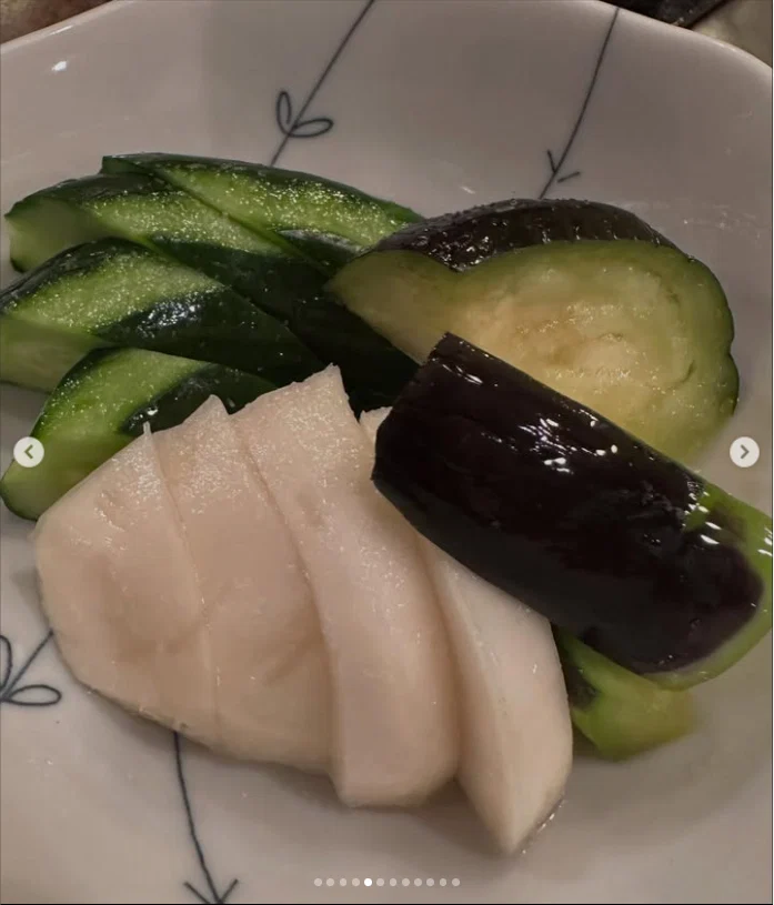 お腹いっぱい食べて、帰りは電車へ — ハルルの写真