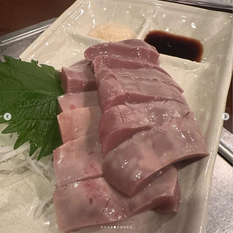 An evening of conversation and laughter — Haruru’s photograph