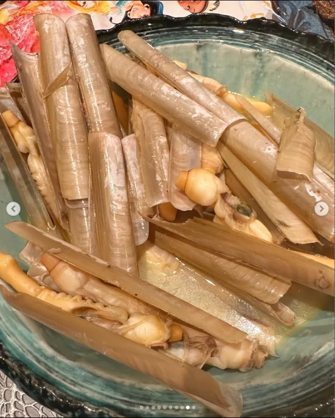 Abalone, razor clams and delivered Peking duck — Haruru’s photograph