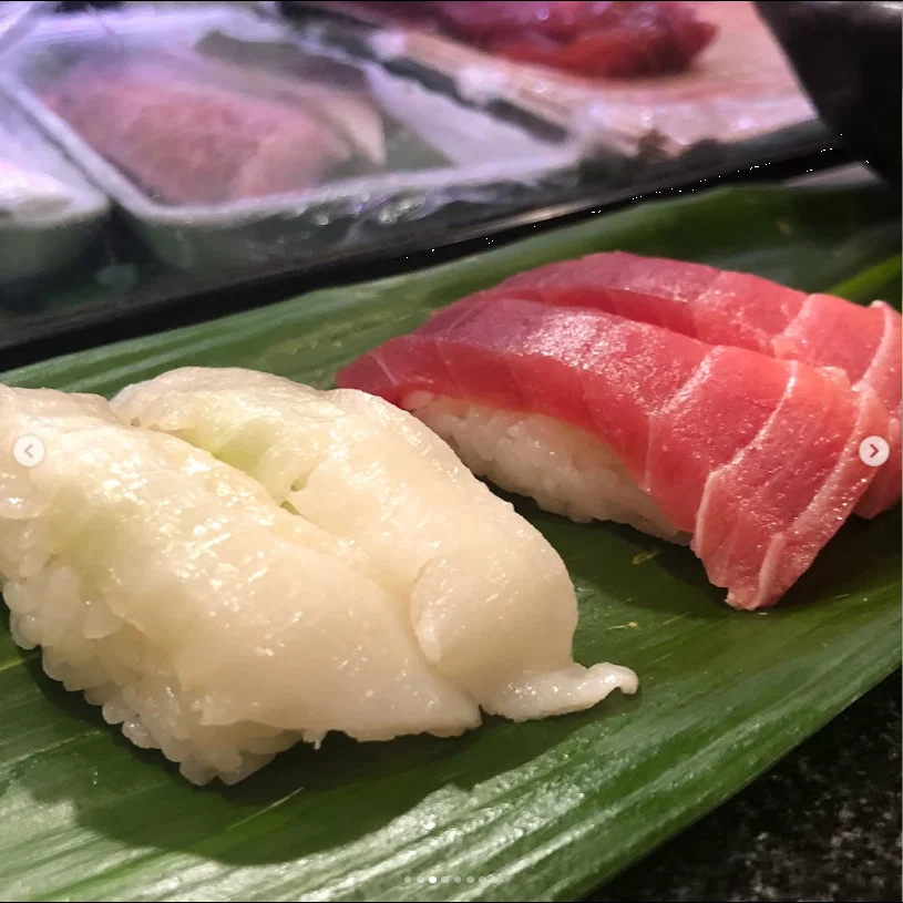 Standing sushi in Tabemono Yokocho — Haruru’s photograph
