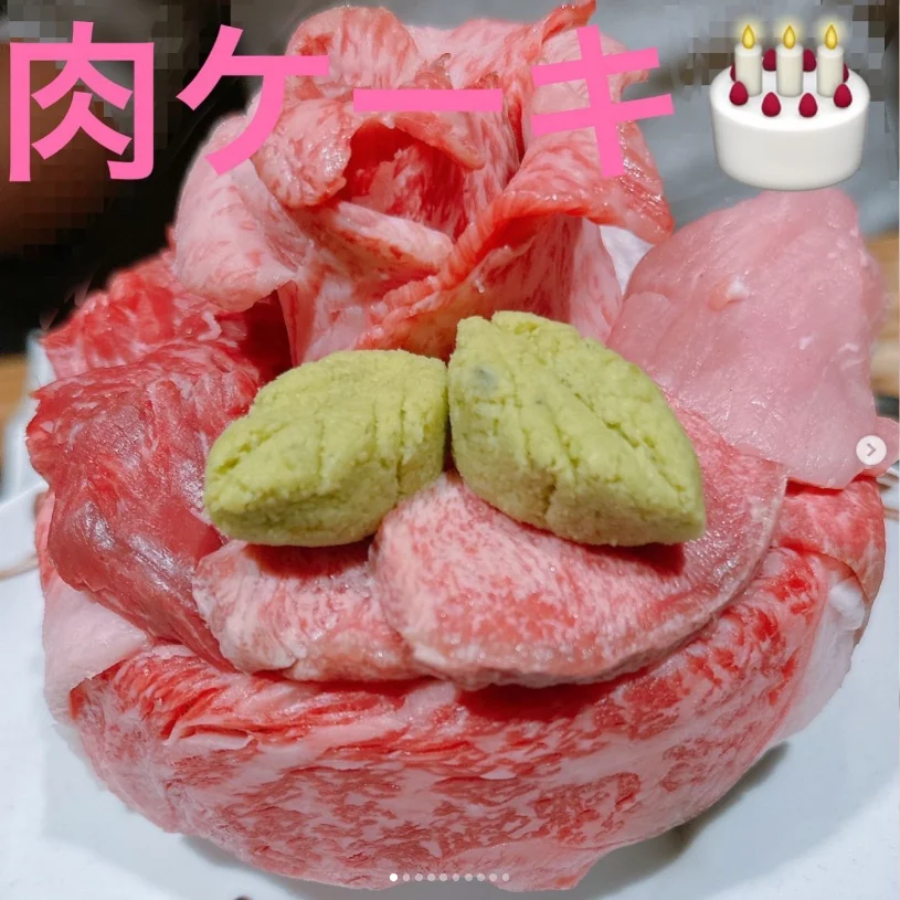 肉ケーキの演出と、一品ごとのソース — ハルルの写真