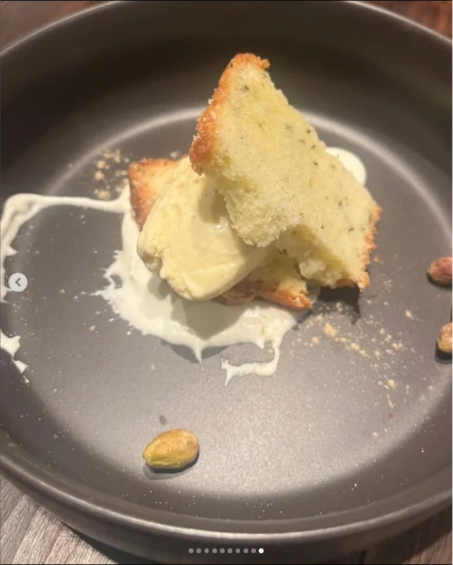 Enjoying each dish of the course — Haruru’s photograph