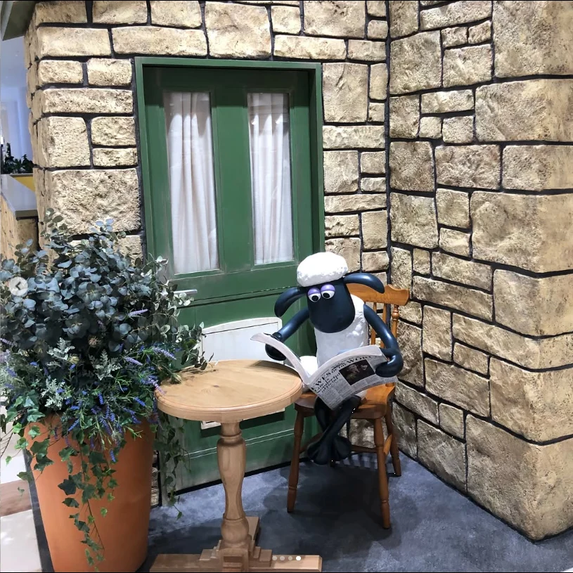 Shaun all around the room — Haruru’s photograph