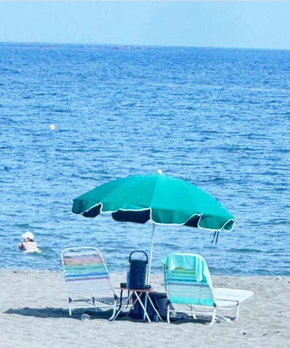 眺めて、食べて、海辺の時間を楽しむ — ハルルの写真