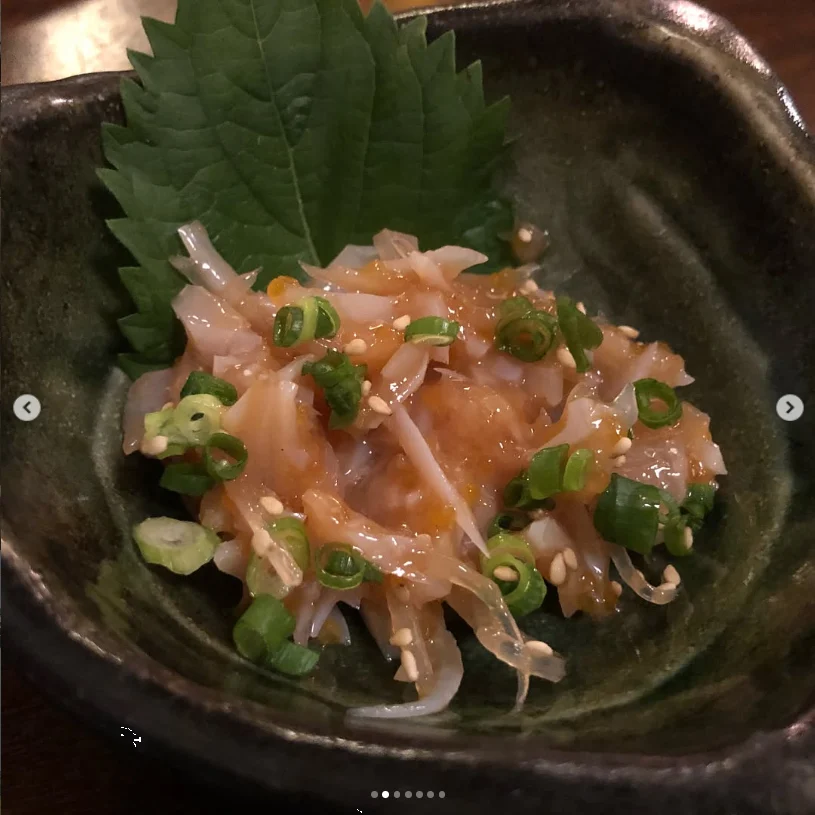 牛タンやカツオなど、いろいろな一皿 — ハルルの写真