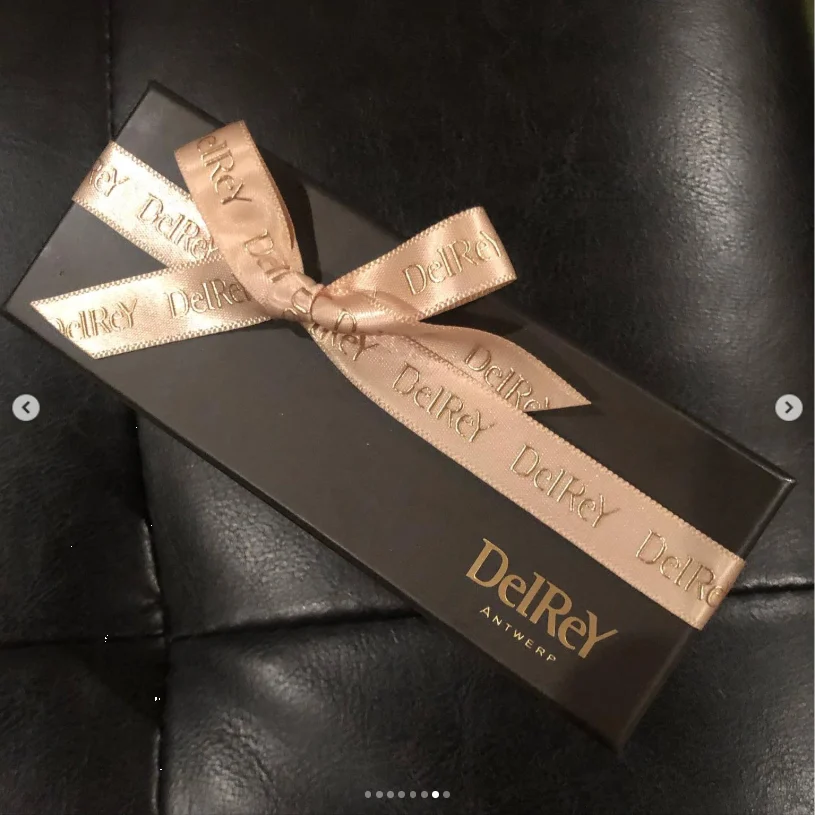 Taking my time with the first chocolates — Haruru’s photograph