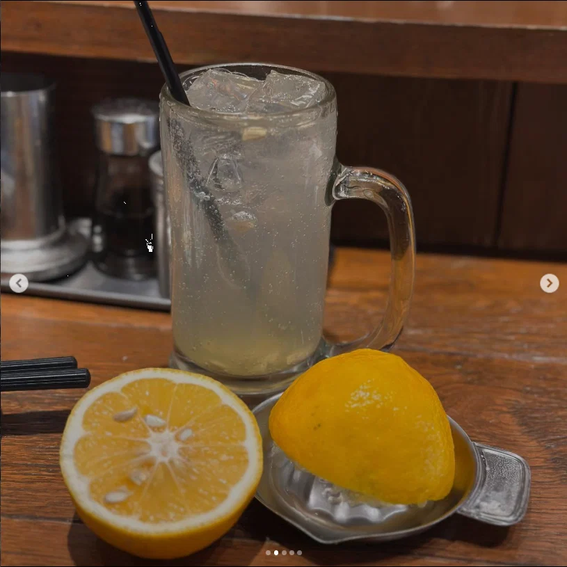 Photographs from the table — Haruru’s photograph