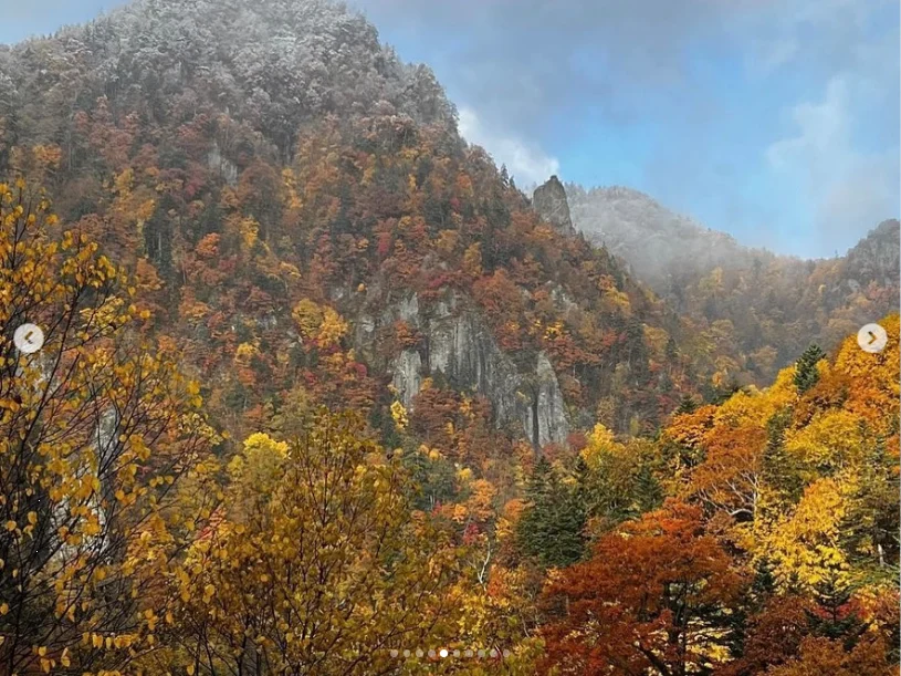 紅葉に感激し、中山峠であげいも — ハルルの写真