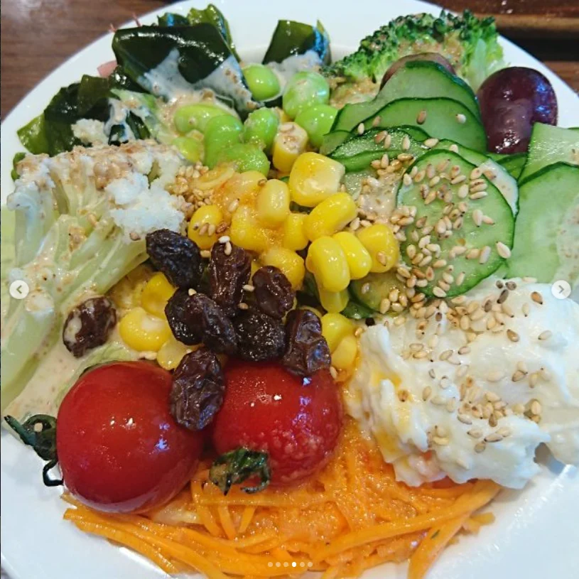 A double-cheese hamburger-steak lunch — Haruru’s photograph