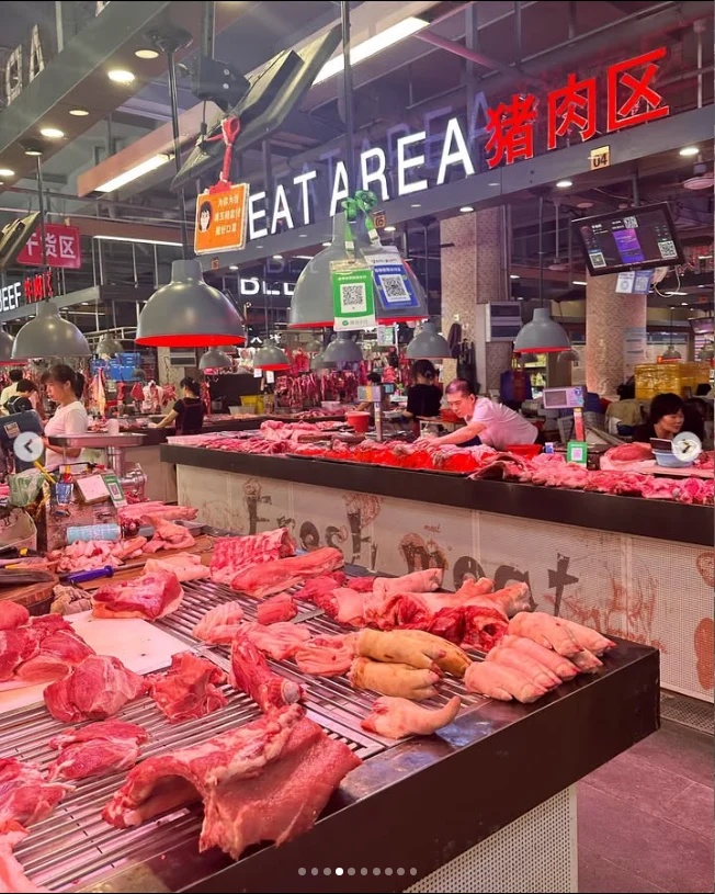 Looking around the food stalls — Haruru’s photograph